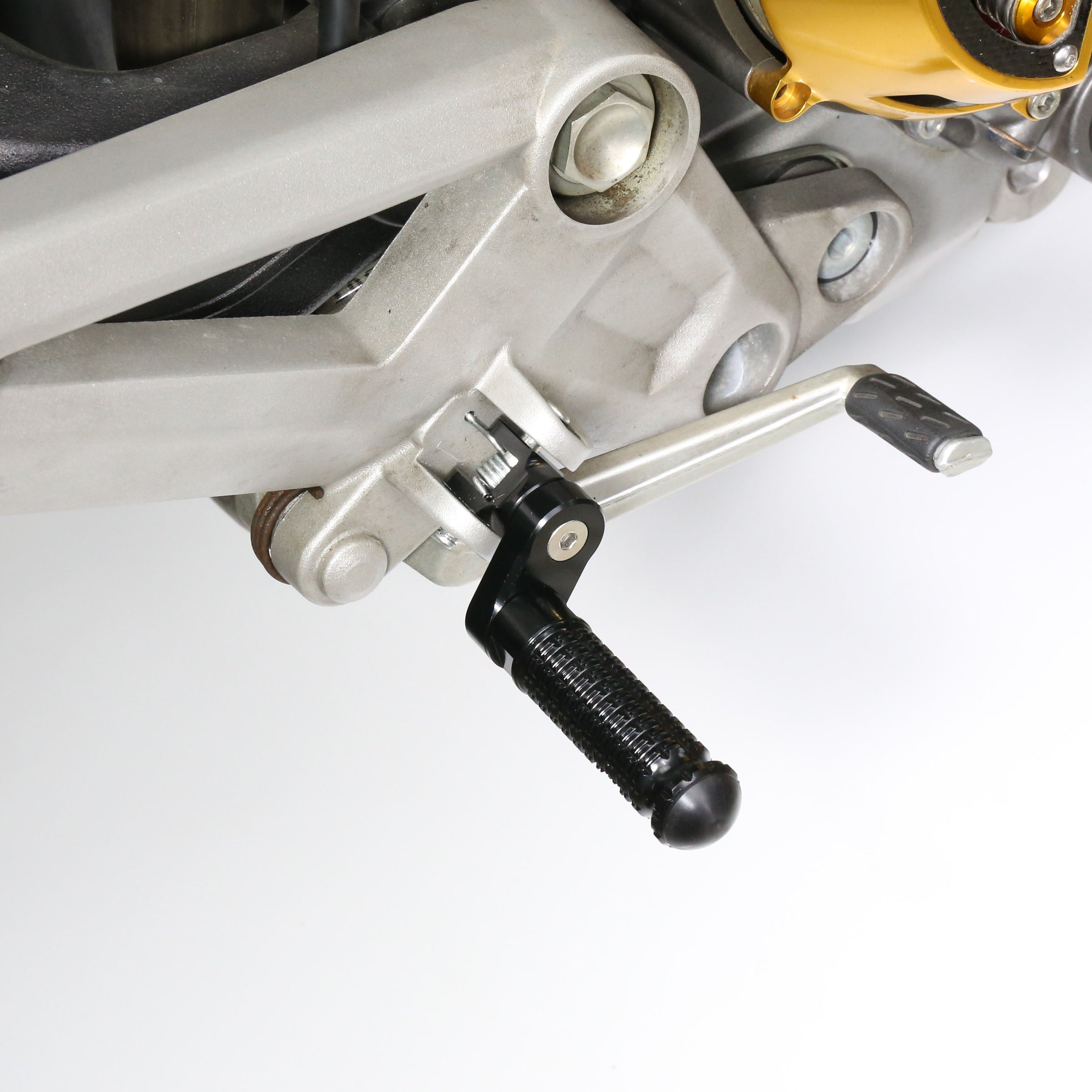 {Delantero} Se adapta a las clavijas de extensión de 25 mm para Aprilia Tuono V4 BLACK SHADOW