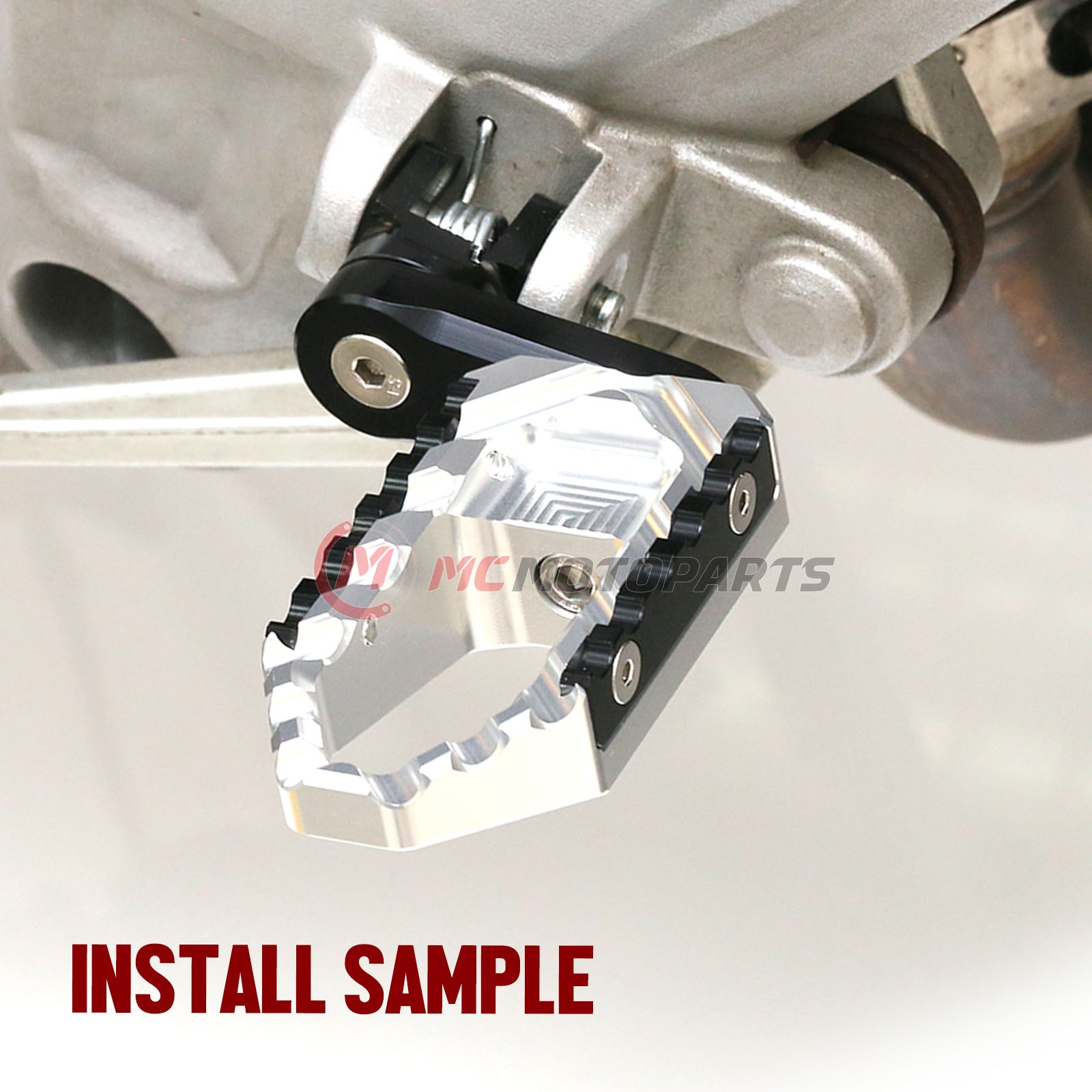 Fits Suzuki GSF650 GSF1200 40mm extension Rear TRC Touring Wide Foot Pegs