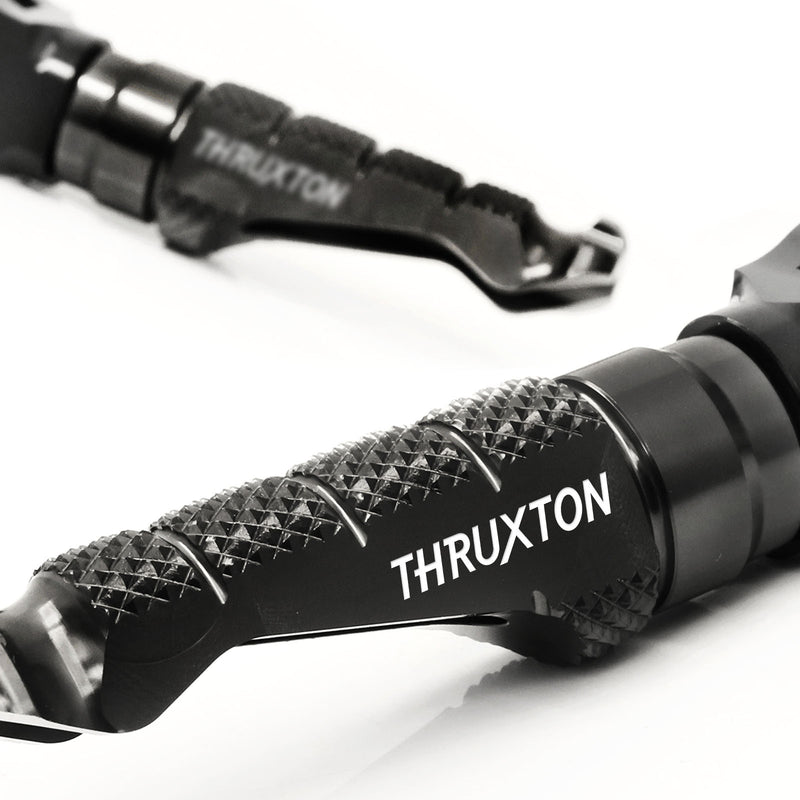 Triumph Thruxton R 16-19 engraved front rider Black Foot Pegs